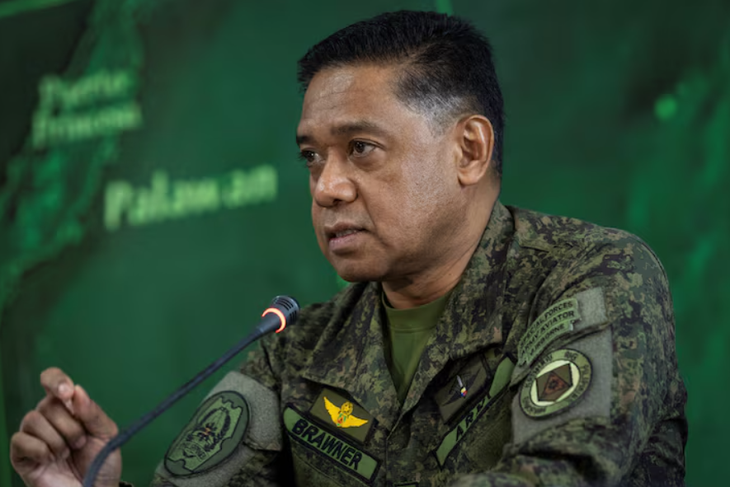 Tư lệnh Philippines Romeo Brawner - Ảnh: REUTERS