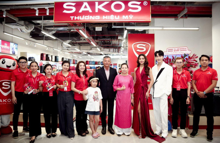 Hoa hậu Bùi Xuân Hạnh tham dự khai trương SAKOS House Vincom Mega Mall Grand Park- Ảnh 1.