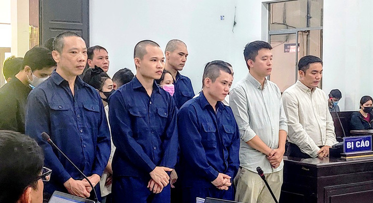 Xét xử bị cáo trốn truy nã quốc tế, đến Nha Trang đánh bạc