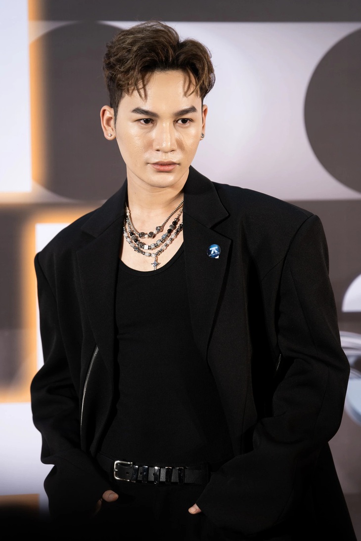 Ali Hoàng Dương