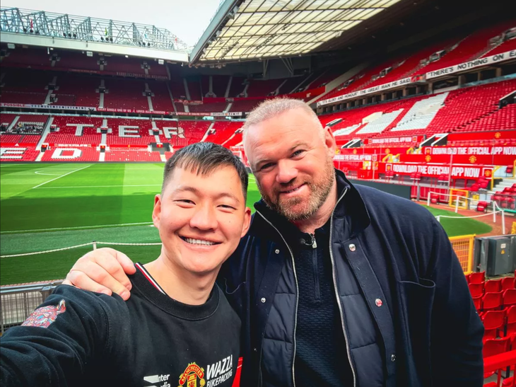 Ochirvaani Batbold được gặp Wayne Rooney tại Old Trafford