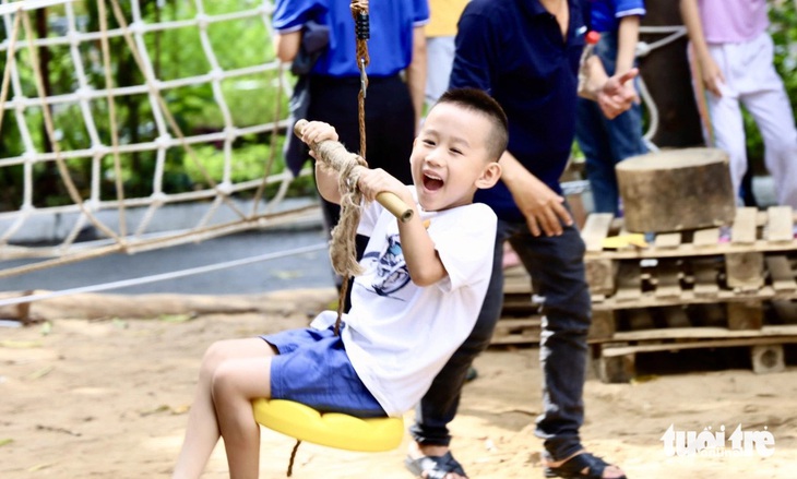 Công viên văn hóa Lê Thị Riêng khai trương sân vận động liên hoàn, miễn phí cho người dân- Ảnh 7. Công viên văn hóa Lê Thị Riêng khai trương sân vận động liên hoàn, miễn phí cho người dân- Ảnh 7.