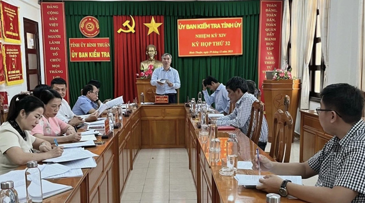 Ủy ban Kiểm tra Tỉnh ủy Bình Thuận họp kỳ thứ 32, trong đó xem xét kết luận kiểm tra khi có dấu hiệu vi phạm liên quan các dự án/gói thầu của Công ty cổ phần Tiến Bộ Quốc Tế (AIC), các doanh nghiệp thuộc 'hệ sinh thái' - Ảnh: UBKT Tỉnh ủy Bình Thuận