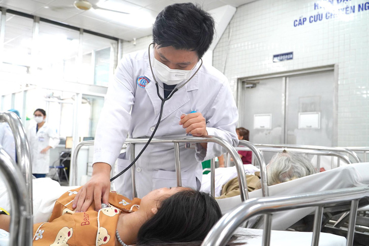 Yến Nhi đang được theo dõi, điều trị tại Bệnh viện Chợ Rẫy - Ảnh: Bệnh viện cung cấp