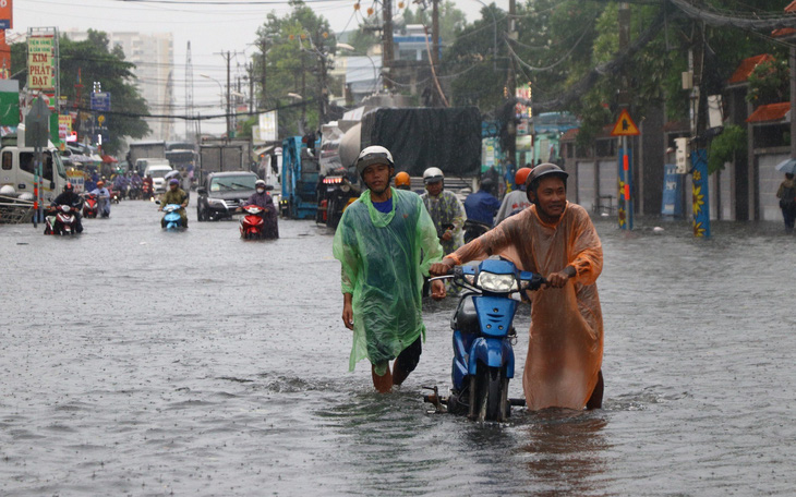 Thời tiết 8-6: Nam Bộ, Bắc Bộ tiếp tục mưa to