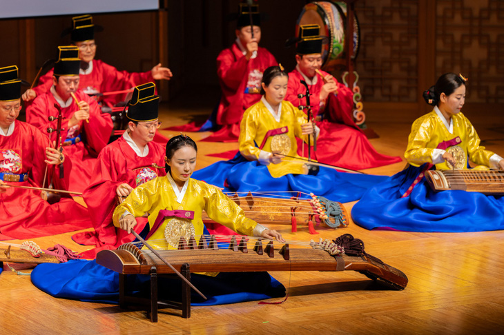 Các nghệ sĩ biểu diễn âm nhạc truyền thống Hàn Quốc - Ảnh: The Korea Herald