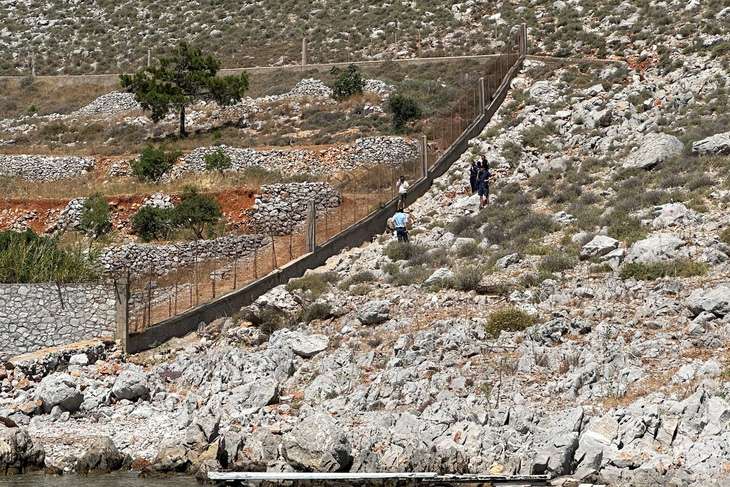 Nơi tìm thấy thi thể của nhà báo người Anh Michael Mosley, trên đảo Symi, Hy Lạp - Ảnh: REUTERS