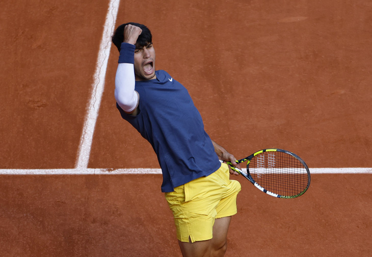 Chung kết Roland Garros (Ván 3): Zverev giành break thứ 2, sắp thắng ván 3- Ảnh 3.