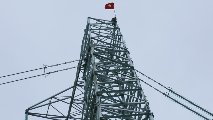 Cột điện thuộc gói thầu số 39, dự án thành phần đường dây 500kV Nhà máy nhiệt điện Nam Định 1 - Thanh Hóa đi qua huyện Nga Sơn - Ảnh: CTV