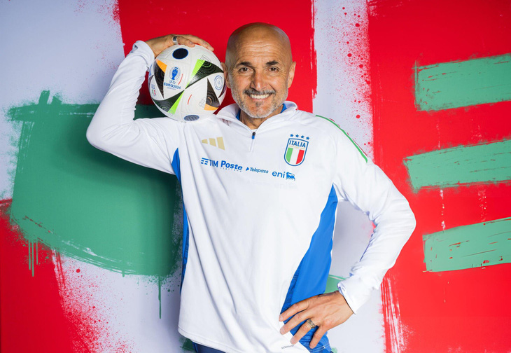 HLV Luciano Spalletti được kỳ vọng sẽ mang đến những thay đổi tích cực cho tuyển Ý - Ảnh: UEF