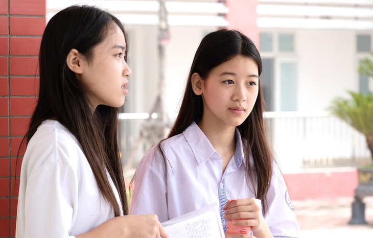 Thí sinh dự thi vào lớp 10 năm học 2024-2025 tại Hà Nội - Ảnh: NGUYÊN BẢO