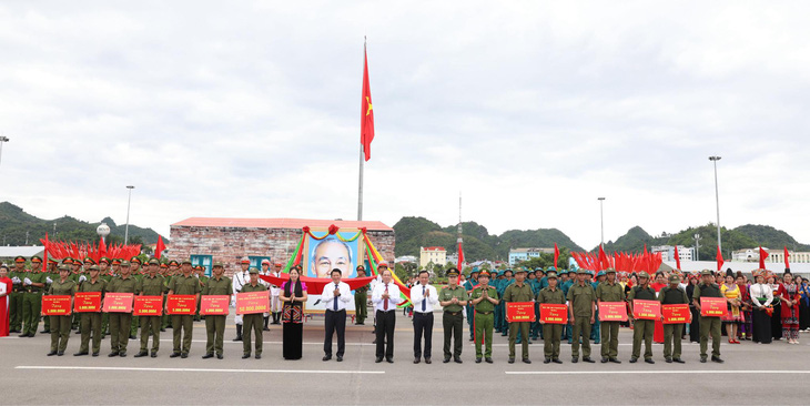 Sơn La tổ chức lễ ra mắt lực lượng bảo vệ an ninh trật tự cơ sở - Ảnh: CAO THIÊN