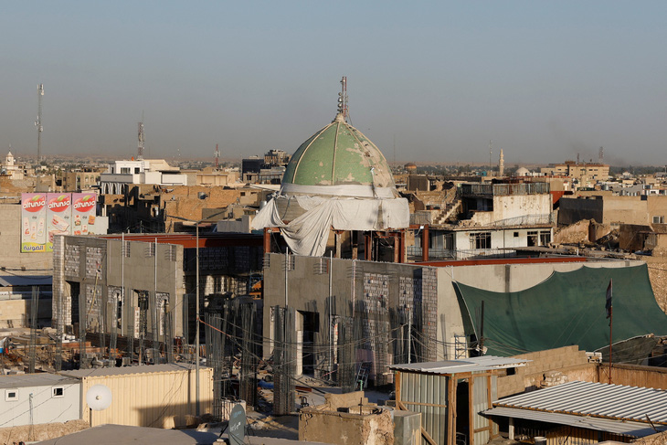 Toàn cảnh nhà thờ Hồi giáo al-Nuri sau khi được sơ tán do phát hiện bom bên trong ở Mosul, Iraq hôm 29-6 - Ảnh: REUTERS