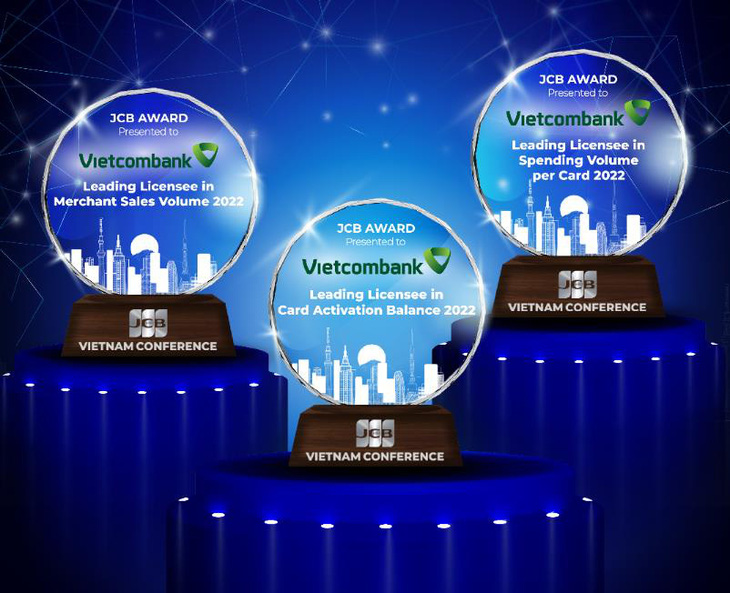 Vietcombank vinh dự nhận 03 giải thưởng từ tổ chức thẻ quốc tế JCB - Ảnh: VCB