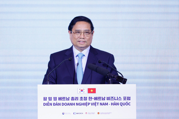 Thủ tướng Phạm Minh Chính phát biểu tại Diễn đàn doanh nghiệp Việt Nam - Hàn Quốc sáng 1-7 - Ảnh: NHẬT BẮC