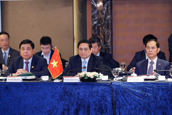 Thủ tướng Phạm Minh Chính đánh giá cao các ý kiến được nêu tại tọa đàm - Ảnh: NHẬT BẮC
