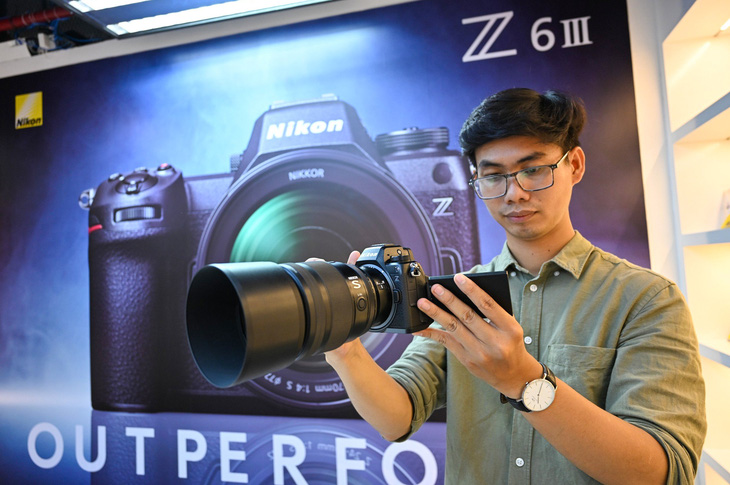 Nikon Z6III là chiếc máy ảnh mới nhất của Nikon với các tính năng vượt trội về quay chụp cùng với sự linh hoạt và hiệu năng mạnh mẽ