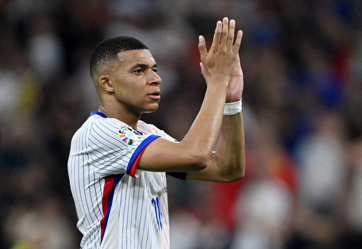 Mbappe chia tay Euro 2024 với nhiều sự thất vọng từ phía người hâm mộ - Ảnh: REUTERS