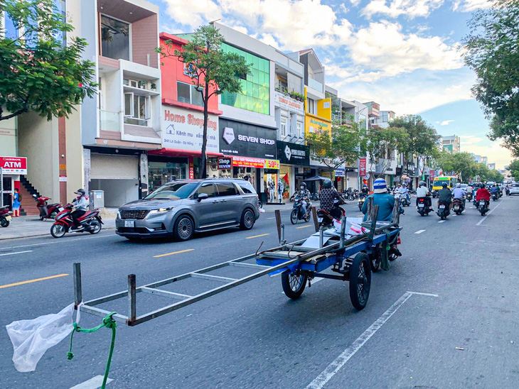 Tin tức sáng 8-11: TP.HCM phát hiện hơn 17.700 phương tiện giao thông vi phạm an toàn kỹ thuật - Ảnh 2.