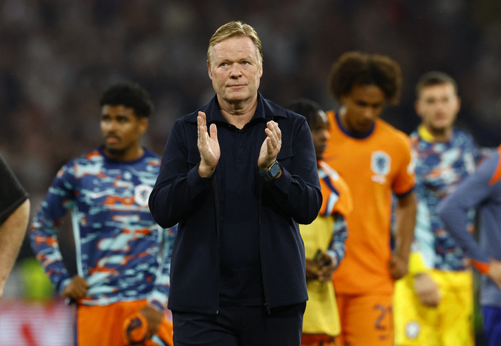 HLV Ronald Koeman không phục với thất bại trước tuyển Anh tại bán kết Euro 2024 - Ảnh: REUTERS