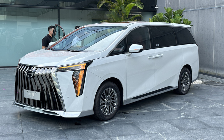 Toyota Previa trở lại: MPV mới nằm dưới Alphard, thiết kế 'một trời một vực' - Ảnh 1.