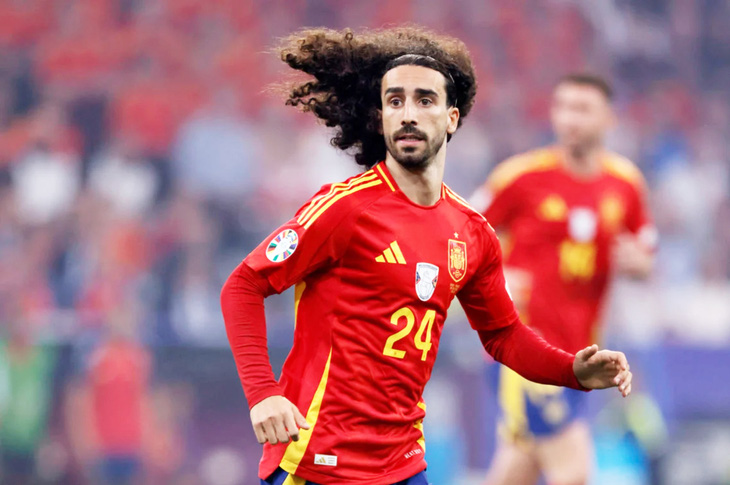 ‘Đầu xù’ Cucurella hứa nhuộm tóc đỏ nếu Tây Ban Nha vô địch Euro 2024