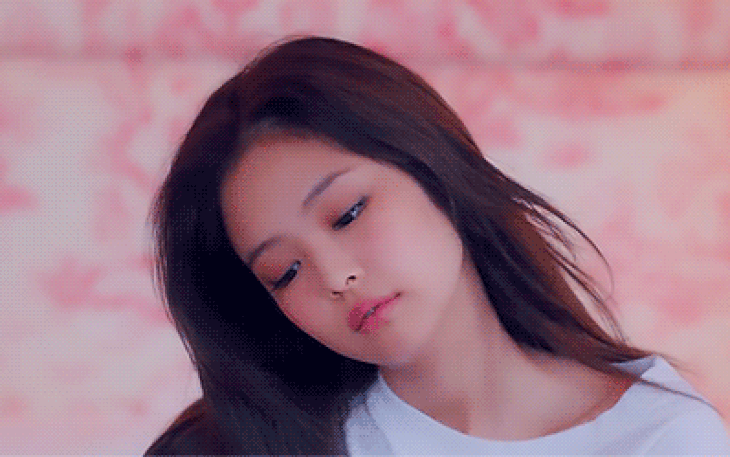 Từ chuyện Jennie BlackPink hút thuốc