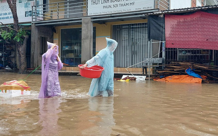 Thời tiết hôm nay 16-7: Áp thấp nhiệt đới suy yếu nhưng mưa to khắp nơi