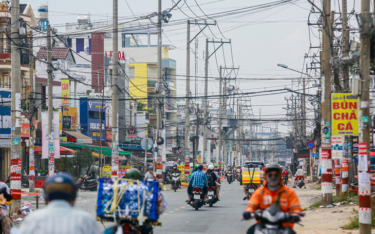 Tại sao lưới điện ‘mắc cài’ các dự án giao thông ở TP.HCM? - Ảnh 2.