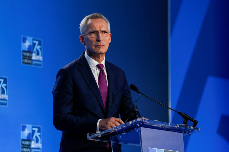 Tổng thư ký NATO Jens Stoltenberg tổ chức họp báo tại hội nghị thượng đỉnh NATO ở Washington D.C, Mỹ hôm 11-7 - Ảnh: REUTERS