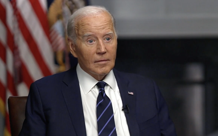 Ông Biden và bà Harris phản ứng trái ngược với 