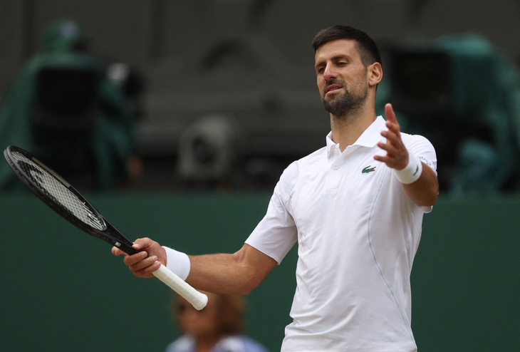 Djokovic không thể vượt qua quy luật thời gian - Ảnh: Reuters