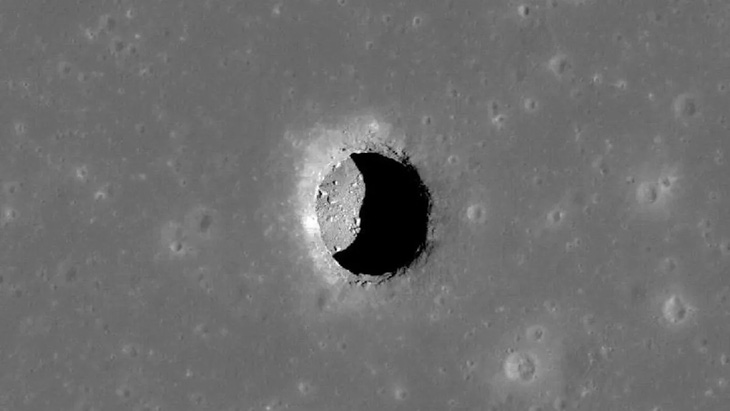 Hố Mare Tranquillitatis trên Mặt trăng - Ảnh: NASA