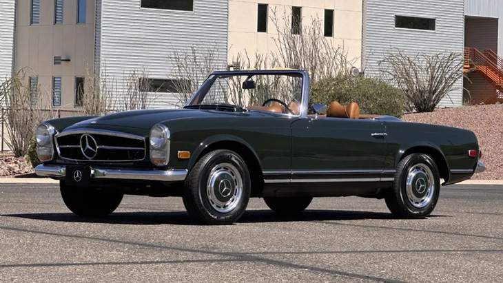 Tùy tình trạng xe mà Mercedes-Benz 280SL Pagoda 1969 có giá khác nhau trên thị trường xe cũ. Chiếc xe trong ảnh được bán trên trang Classic với giá 289.800 USD - Ảnh: Classic