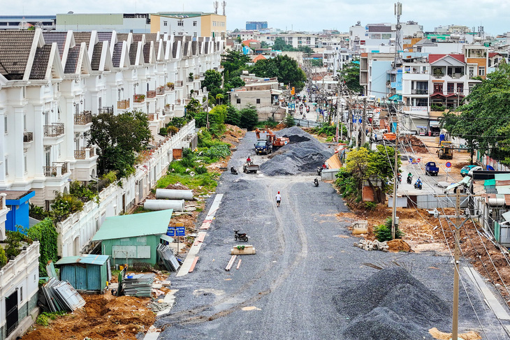 Đường Dương Quảng Hàm là dự án “thúc” tỉ lệ giải ngân quận Gò Vấp, TP.HCM tăng tốc - Ảnh: PHƯƠNG QUYÊN