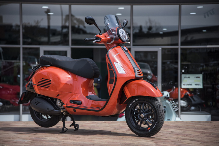 Vespa đã có bản 300cc (ảnh) nên một mẫu xe phân khối lớn hơn hoàn toàn khả thi - Ảnh: ZA Bikers