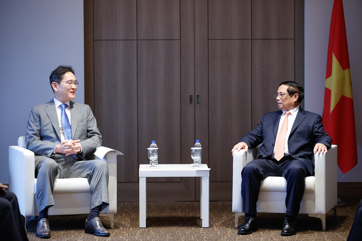 Thủ tướng Phạm Minh Chính đề nghị Samsung mở rộng đầu tư, tăng tỉ lệ nội địa hóa tại Việt Nam - Ảnh: NHẬT BẮC