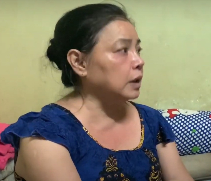 Bà Thảo Nguyên trong căn nhà thuê và trò chuyện về cuộc sống vất vả của mình trong clip đăng năm 2020