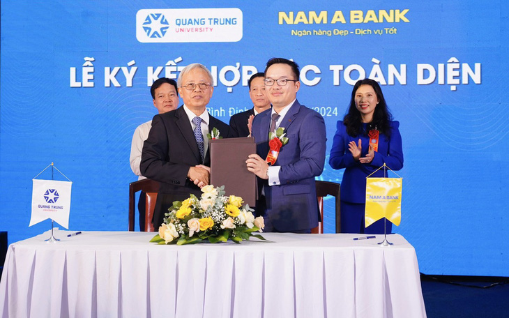 Nam A Bank ủng hộ 2,5 tỉ đồng chung tay cùng đồng bào vùng bão lũ - Ảnh 2.