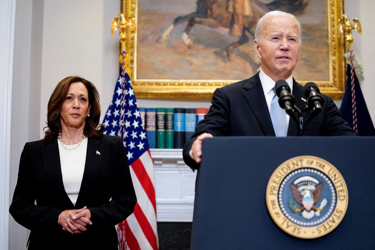 Tổng thống Mỹ Joe Biden và Phó tổng thống Kamala Harris trong phát biểu tại Nhà Trắng ngày 14-7 - Ảnh: REUTERS