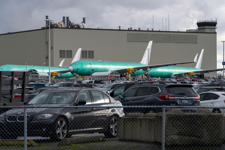 33.000 công nhân đình công, Boeing quyết định sa thải 17.000 người - Ảnh 2.