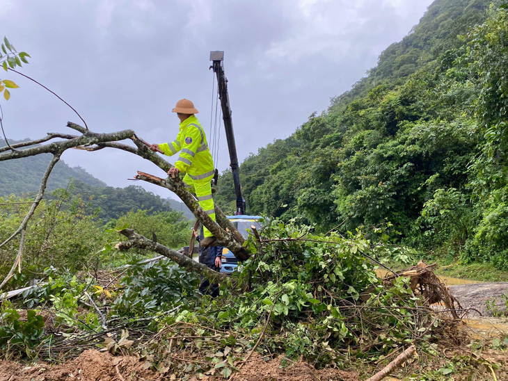 Hoàn lưu bão số 2 tiếp tục gây mưa lớn ở Bắc Bộ, Thanh Hóa và Nghệ An- Ảnh 2.