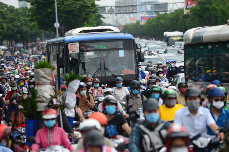 Nghị quyết 98 của Quốc hội cũng đã có cơ chế, chính sách nhằm hỗ trợ, khuyến khích người dân dùng xe sử dụng năng lượng sạch - Ảnh: QUANG ĐỊNH.