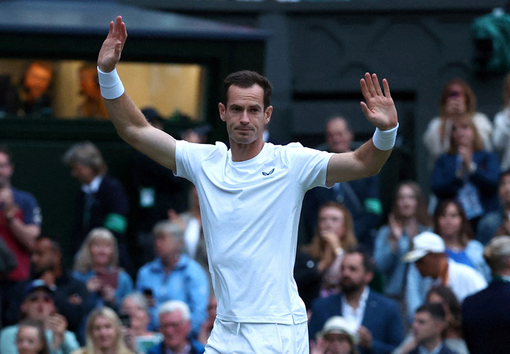 Andy Murray trong trận đánh đôi hồi đầu tháng 7 này ở giải Wimbledon - Ảnh: REUTERS