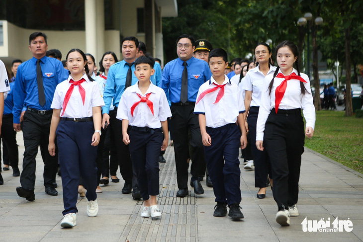 Lễ viếng Tổng Bí thư Nguyễn Phú Trọng tại Hội trường Thống Nhất: Nhớ nhà lãnh đạo đức độ, tài năng- Ảnh 4.