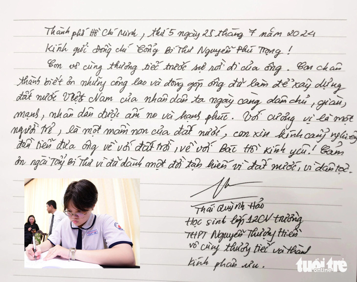 Bạn trẻ viết sổ tang tại lễ viếng Tổng Bí thư Nguyễn Phú Trọng: Bác là thần tượng của chúng con- Ảnh 6.