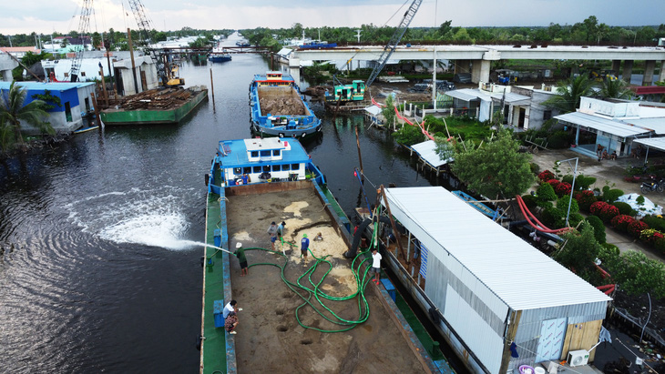 Toàn cảnh cao tốc Cần Thơ - Cà Mau đang thành hình- Ảnh 4.