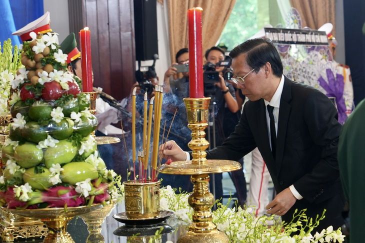 Lễ viếng Tổng Bí thư Nguyễn Phú Trọng tại Hội trường Thống Nhất: Nhớ nhà lãnh đạo đức độ, tài năng- Ảnh 16.