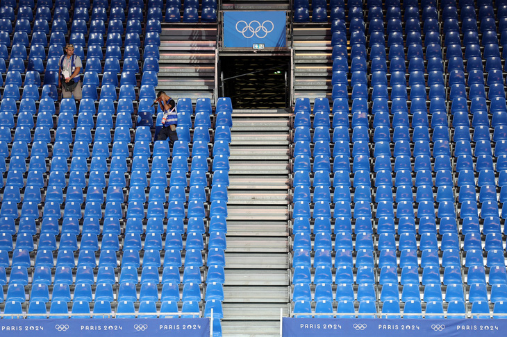 Cung đấu Champ-de-Mars ở thủ đô Paris có hơn 8.000 chỗ ngồi - Ảnh: REUTERS