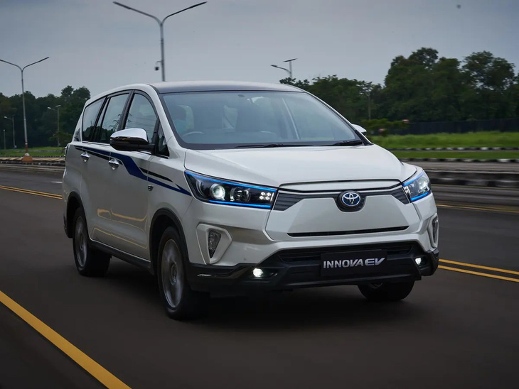 Toyota Innova EV được hãng hé lộ lần đầu vào giữa năm 2022 và tới nay vẫn đang trong giai đoạn thử nghiệm cũng như thăm dò phản ứng người dùng Đông Nam Á - Ảnh: Detik